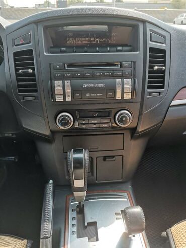 Mitsubishi: Mitsubishi Pajero: 2008 г., 3 л, Автомат, Бензин, Внедорожник — 13