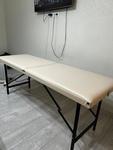 кресло реклайнер для наращивания ресниц: Складной массажный стол. - Двухсекционная конструкция с центральным