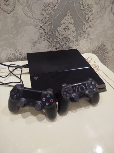 PS4 (Sony Playstation 4): Sony PlayStation 4 (PS4) — komplekt - Model: PS4 (orijinal “Fat” — 1