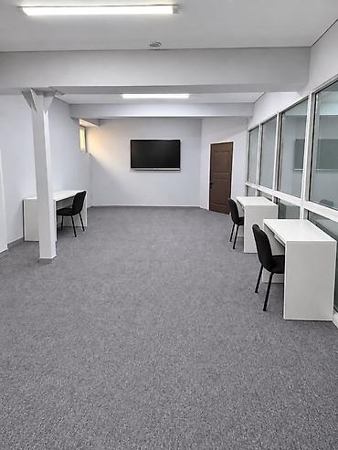 продаю помещение под офис: Сдаю Офис целиком: 32 м², В административном здании, С ремонтом, С отдельным входом — 7
