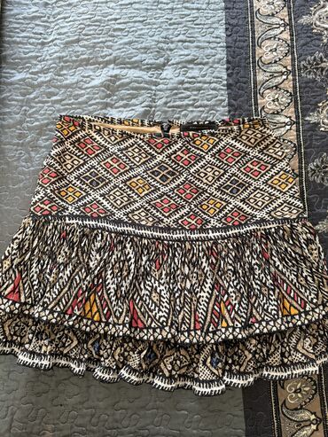 Ətəklər: BCBG 38 razmer .Yasamal