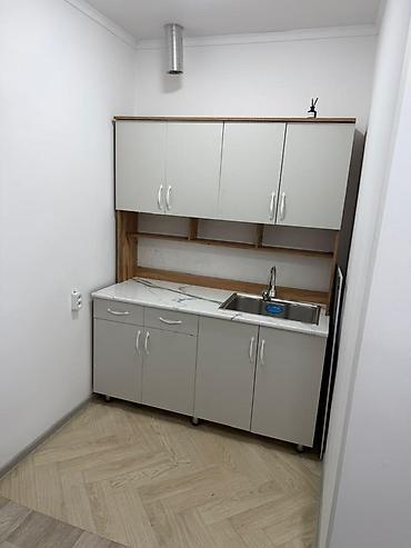 Долгосрочная аренда комнат: Сдается компактная комната-студия с отдельным санузлом. Описание: - — 6