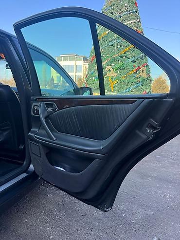 Mercedes-Benz: Mercedes-Benz E-Class: 2002 г., 3.2 л, Автомат, Бензин, Седан — 10