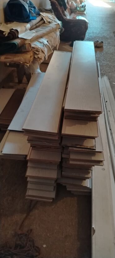 2ci əl laminat: Ağ açıq palıd naxışlı döşəmə lamelləri - Material: laminat panel