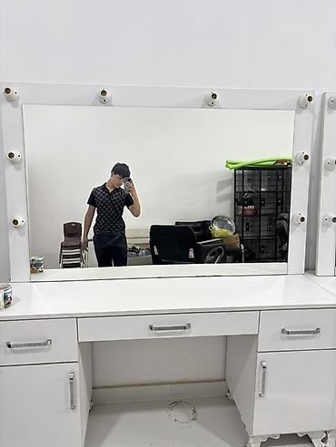 настольная лампа: Vizaj güzgülü masa – salon üçün - Rəng: ağ - Böyük, çərçivəli güzgü – — 1