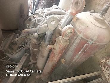 Запчасти для строительных машин: Гидравлические цилиндры и комплектующие для спецтехники Описание: - — 3