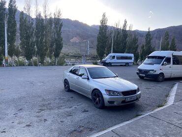 Toyota: Toyota Altezza: 2000 г., 2 л, Автомат, Бензин, Седан