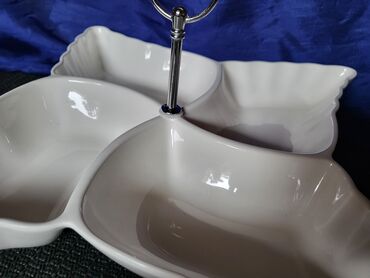 Ostalo posuđe: Porcelanski nov etazer. Etazer za na sto. Visina sa na lalafo.rs — 3 Ostalo posuđe: Porcelanski nov etazer. Etazer za na sto. Visina sa — 3