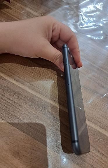 ipod touch 8: IPhone 8, 64 GB, Qara, Barmaq izi — 4