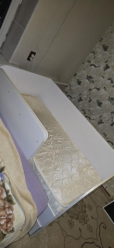 bunk bed: Детская кровать с бортиками и выдвижным ящиком для хранения. - Размер — 3