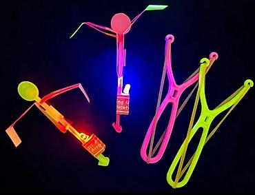 Спорт и хобби: Светящиеся летающие стрелы с рогаткой (LED) - Комплект: яркие — 3