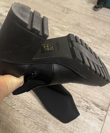 Çəkmələr: Uzunboğaz, Aldo, Ölçü: 36, rəng - Qara, Yeni — 4