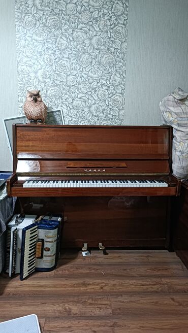 фортепиано бу: Продаю фортепиано в отличном состоянии. Ему примерно 50 лет, и при