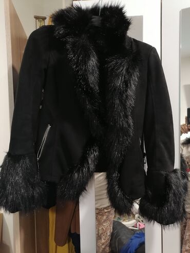 crna zimska jakna: M (EU 38)