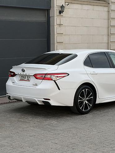 скол: Toyota Camry: 2020 г., 2.5 л, Автомат, Гибрид, Седан — 5