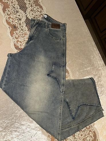Cinslər: Geniş kəsimli qadın cins şalvar - Rəng: açıq-boz/stone-wash effektli — 2
