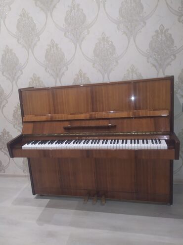 возьму в дар мебель: 600 manata köklənmiş hazır piano
nömrə: 055 489 82 50