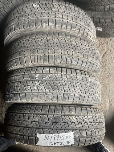 Шины: Шины 185 / 65 / R 15, Зима, Б/у, Комплект, Легковые, Япония, Bridgestone