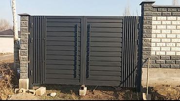 Распашные ворота: Металлические уличные ворота современного дизайна - Материал — 7