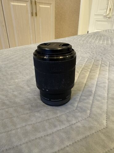 bio filtir: Qara rəngdə olan, 16-70 mm diapazonda fokus məsafəsinə malik Sony
