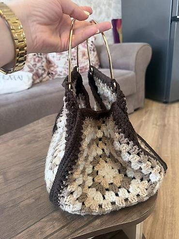 Çantalar: Əl işı toxunma çanta - Dizayn: Qəfəsvari “granny square” naxışlı — 6