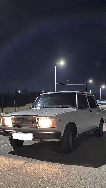 vintilyator satışı: VAZ 2107 sedan – klassik ağ kuzov, 4 qapı, arxa ötürücülü. Gecə — 1