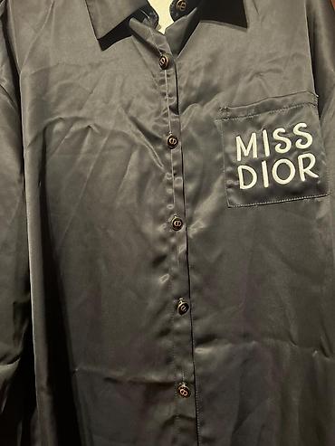 Костюмы: Qadın dəst – köynək və ətək, “MISS DIOR” yazılı - Rəng: qara, ağ yazı — 2