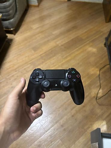 by playstation: Sony PlayStation 4 (PS4) oyun konsolu paketi Komplekt: - PS4 konsolu — 2