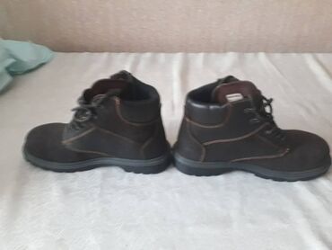 обувь для туризма: Продаю мужские зимние ботинки BACOU Innovation. Материал - кожа