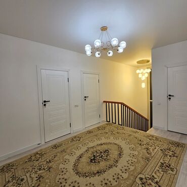 Посуточная аренда домов: Современный двухэтажный дом с панорамным остеклением и ограждением из — 11