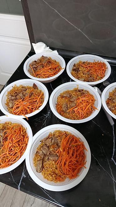 вареная кукуруза: Плов с говядиной + корейская морковь - Порционные блюда в одноразовых — 1