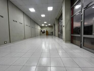 Mağazalar: Kommersiya obyekti – İcarəyə verilir.Qiymetde endirim olacaq. -Obyekt — 9