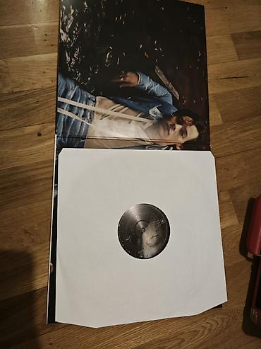 vinil disk: Kompakt çamadan korpusda portativ vinil pleyer Qırmızı çamadan tipli — 8