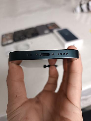 Apple iPhone: IPhone 13 mini, Б/у, 256 ГБ, Midnight, Зарядное устройство, Защитное стекло, Чехол, 78 % — 3