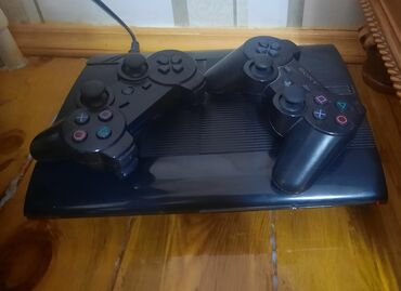 джойстик sony playstation 3: Playsteşn 3 satılır❗. 3 pultu var. Qiyməti 200₼