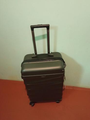 Çamadanlar: Sərt korpuslu təkərli səyahət çamadanı - Material: sərt plastik — 1