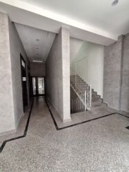 продаю 2х команатную квартиру в 7 мкр: 2 комнаты, 81 м², Элитка, 6 этаж, ПСО (под самоотделку)