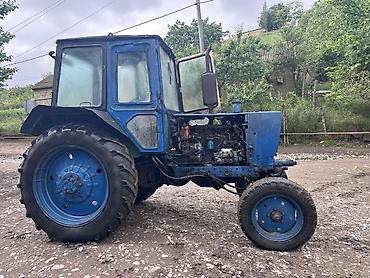 Kommersiya nəqliyyat vasitələri: Mavi rəngli universal təkərli traktor Texniki xüsusiyyətlər və — 6