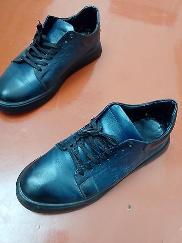 Ayaqqabılar: Kişi ayaqqabısı – gündəlik və casual stil üçün. - Rəng: tünd göy — 1