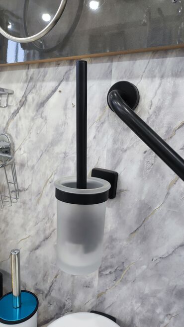 Mətbəx çanaqları: Divar montajlı tualet fırçası dəsti, hamam otaqları üçün nəzərdə