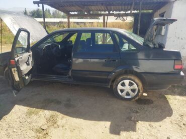 бак для машины: Volkswagen Passat: 1991 г., 1.8 л, Бензин, Седан