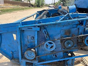 Самоходные косилки: Жатка для уборки сельскохозяйственных культур синего цвета — 10