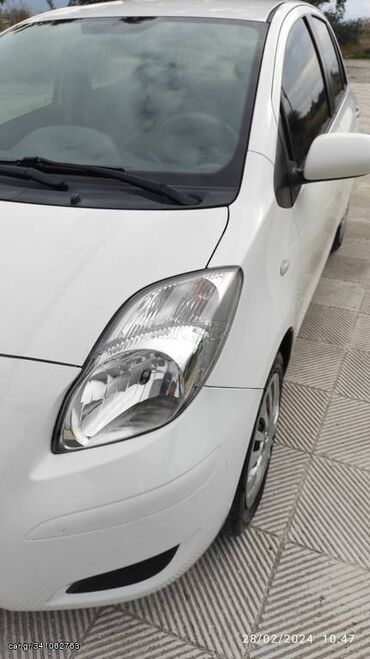 Toyota: Toyota Yaris: 1.3 l. | 2010 έ. Χάτσμπακ — 5