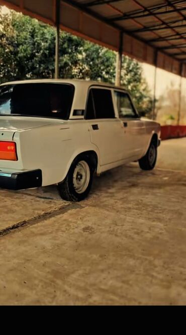 VAZ (LADA): VAZ 2107, ağ rəng, salam masnın heç bir problemi yoxdur gündelik — 3