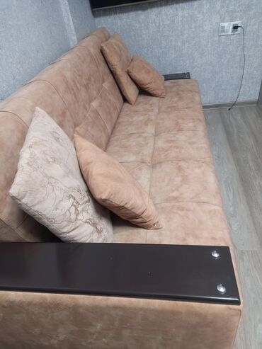 tek divan: Divan, İşlənmiş, Açılan, Nabuk