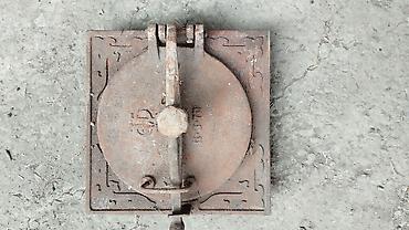 утюжильный стол с вытяжкой: Чугунные дверцы и вьюшки для печи/камина (набор) - Материал: литой — 3