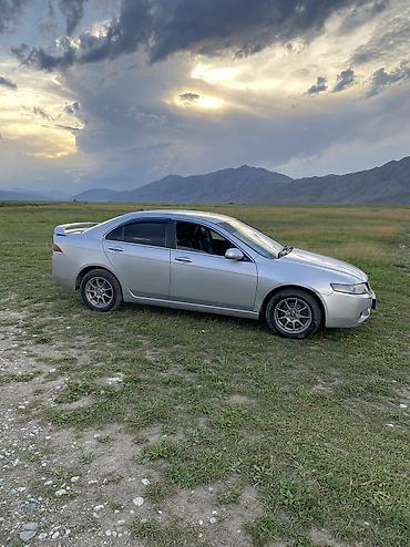 2 8: Honda Accord: 2003 г., 2 л, Механика, Бензин, Седан — 6