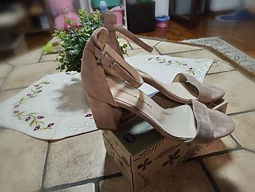 Sandale: Скроз нове оригинал сандале, преврнута кожа. Висина штикле 7 цм — 9