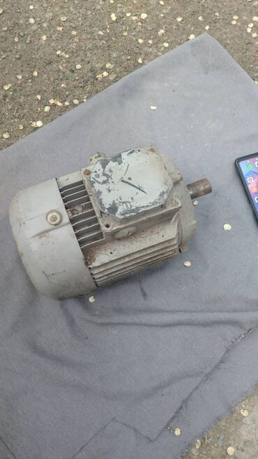 Другие товары для дома и сада: Продается электродвигатель 4АМ80а2/13, надпись стертая, мощность — 6