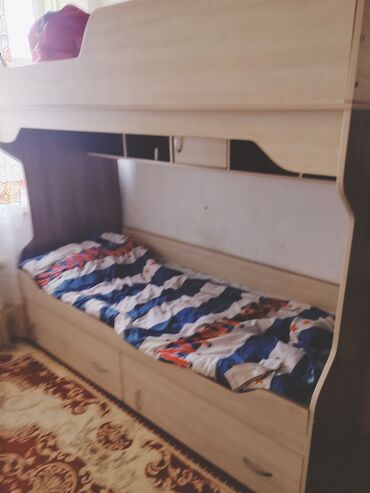 двух спалный матрас: Двухъярусная кровать, Для девочки, Для мальчика, Б/у